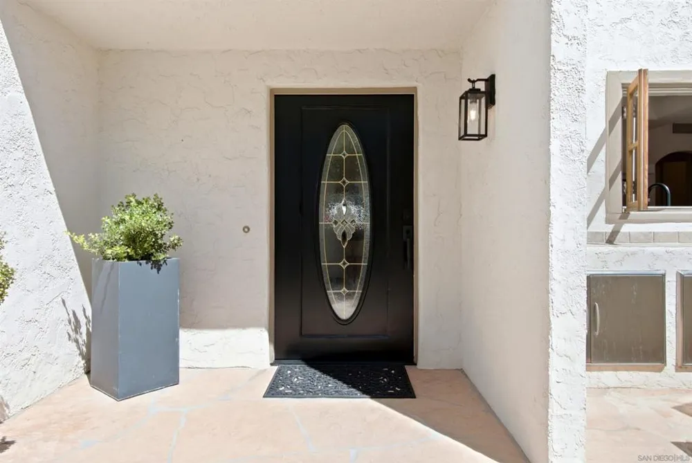 137 Via Coronado Rancho Santa Fe, CA 92091