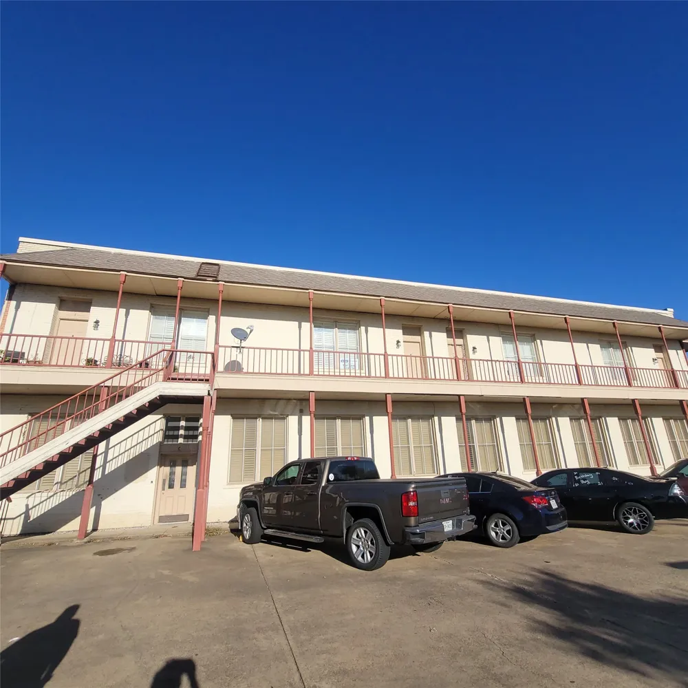 212 W Knox Street #2 Ennis, TX 75119