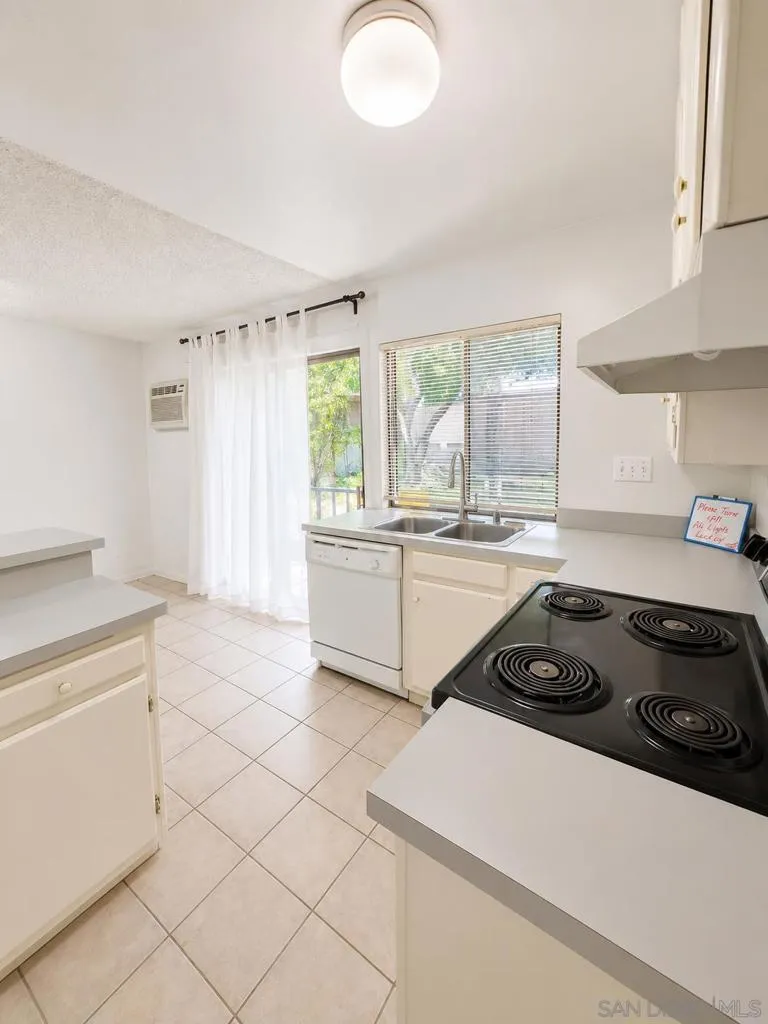 7835 Cowles Mtn #B10 San Diego, CA 92119