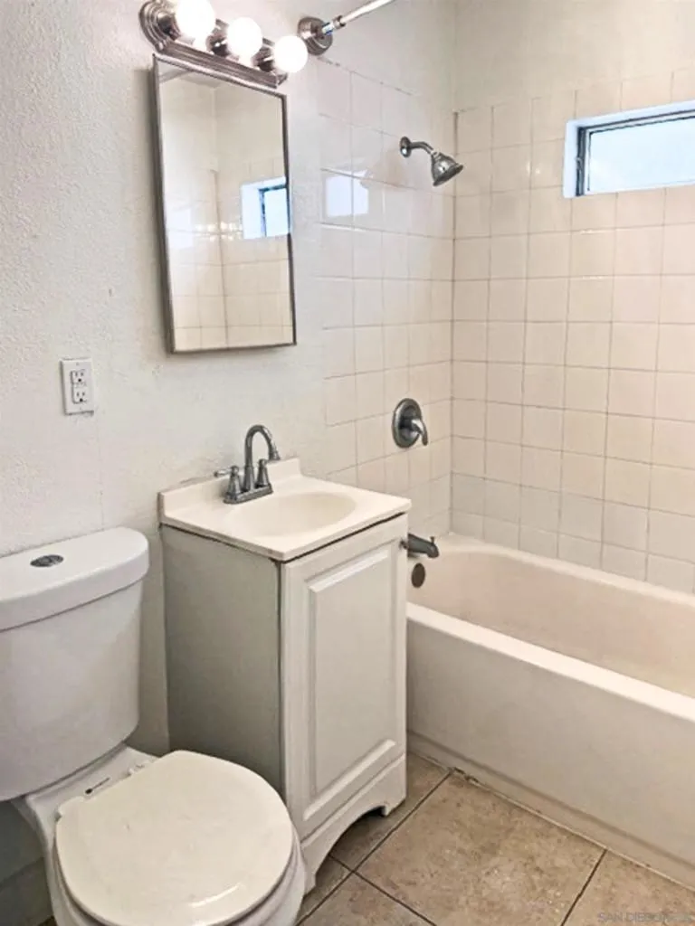 1161 13th St Imperial Beach, CA 91932