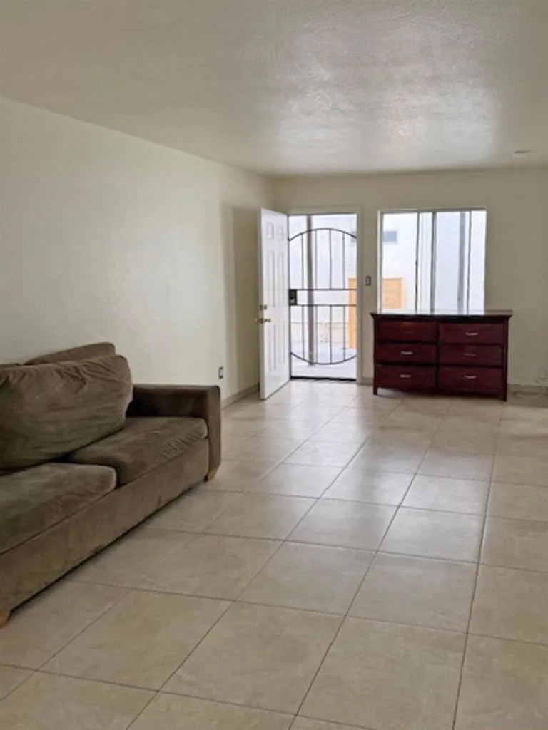 1161 13th St Imperial Beach, CA 91932