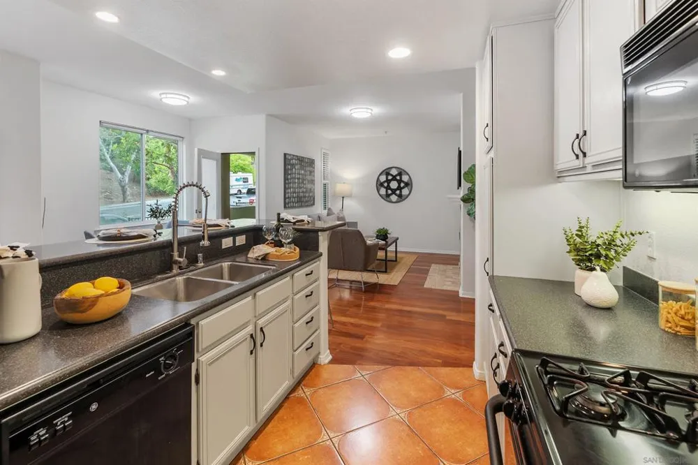13021 Evening Creek Dr S #21 San Diego, CA 92128