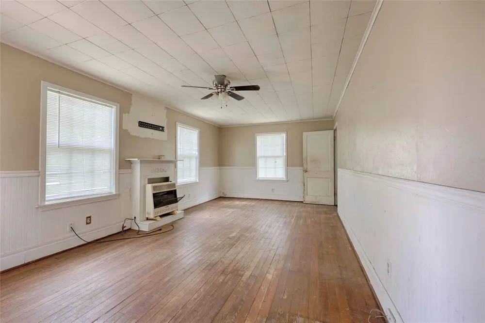 5810 Avenue E Sheridan, TX 77475