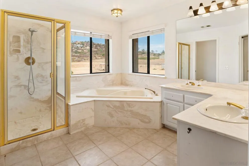 266 Woodmeadow Ln Ramona, CA 92065