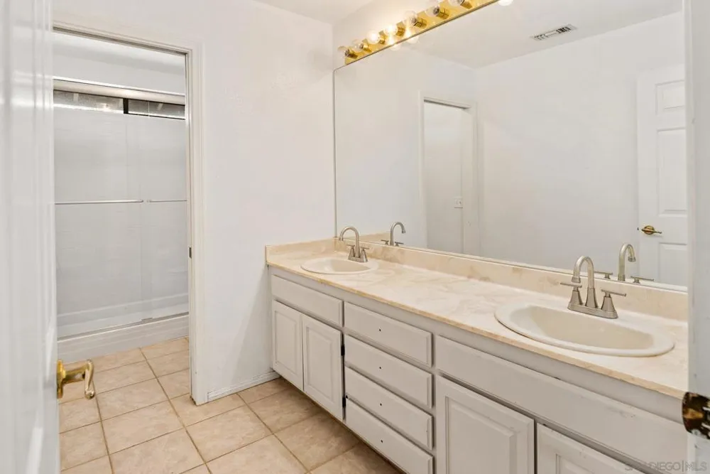 266 Woodmeadow Ln Ramona, CA 92065