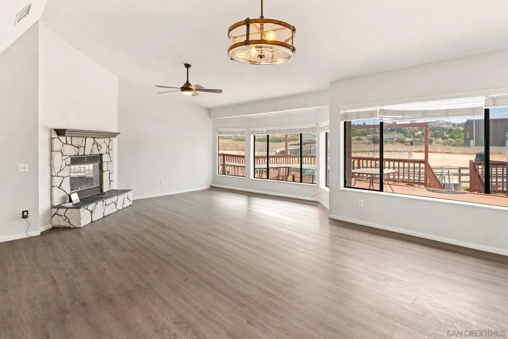 266 Woodmeadow Ln Ramona, CA 92065
