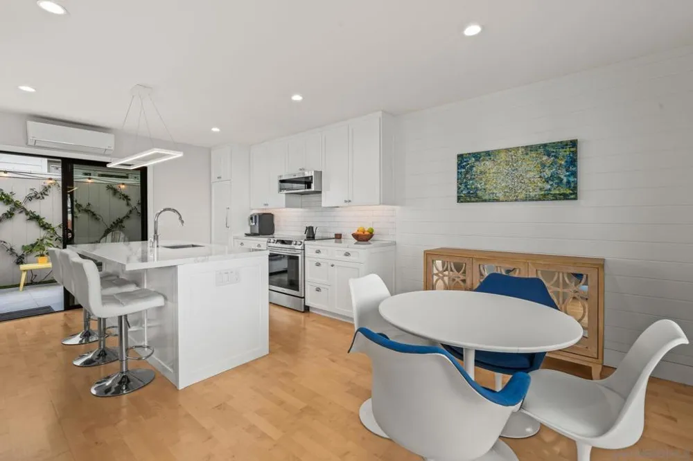 909 Olive Ave Coronado, CA 92118