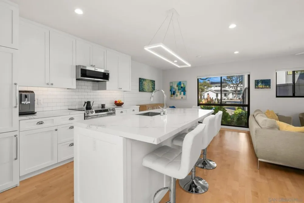 909 Olive Ave Coronado, CA 92118