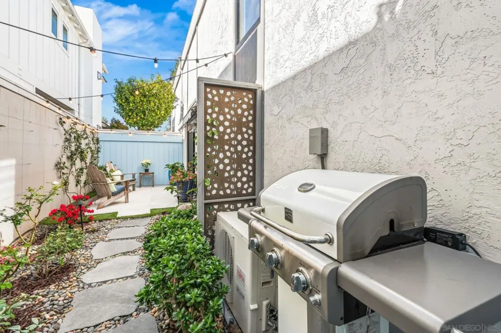 909 Olive Ave Coronado, CA 92118