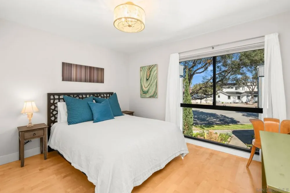 909 Olive Ave Coronado, CA 92118