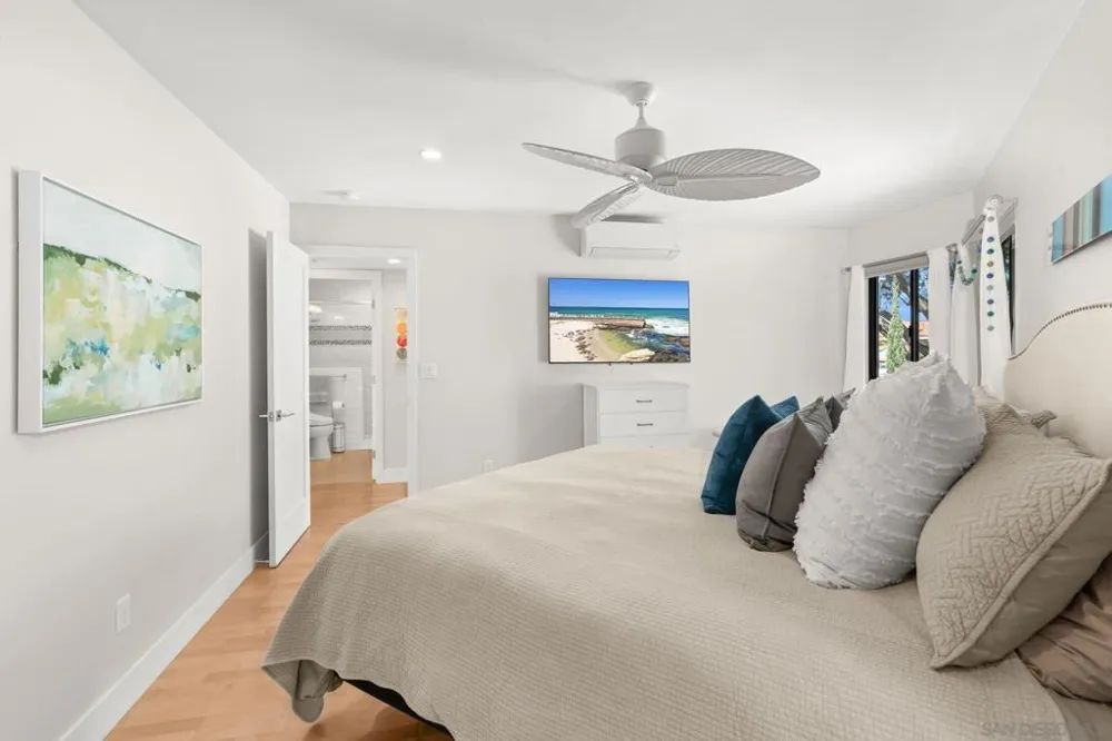 909 Olive Ave Coronado, CA 92118