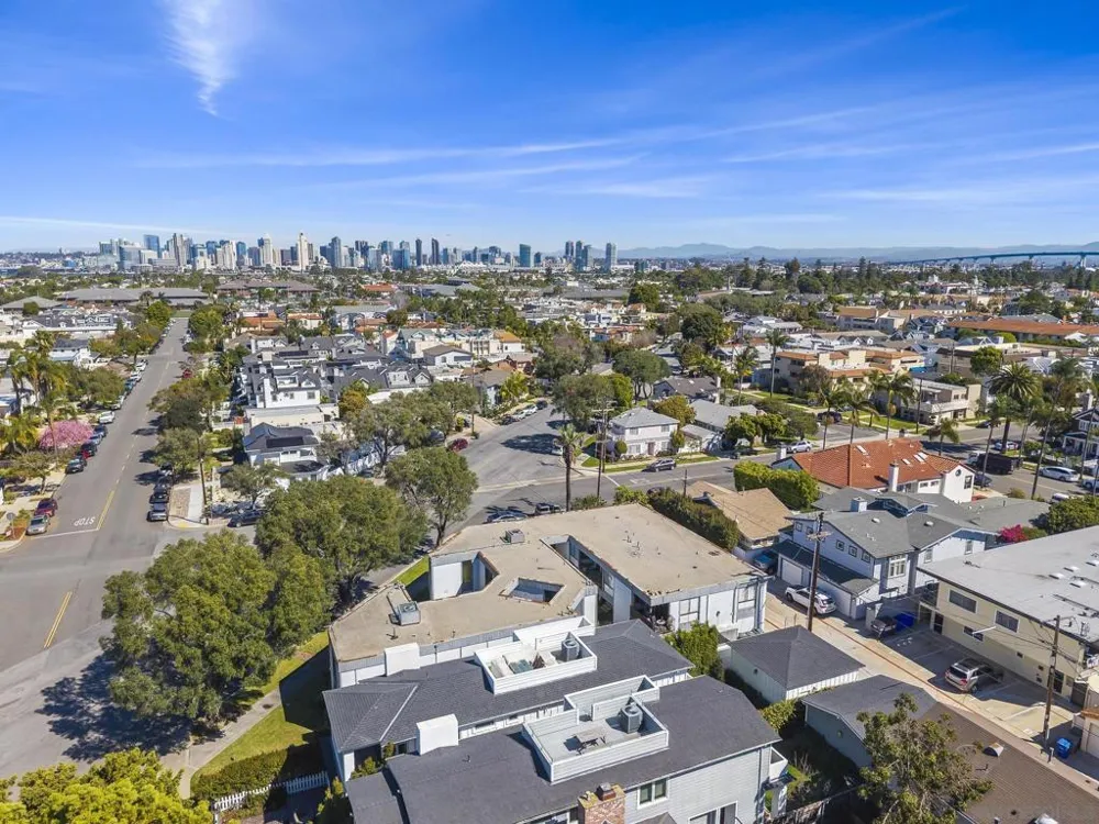 909 Olive Ave Coronado, CA 92118