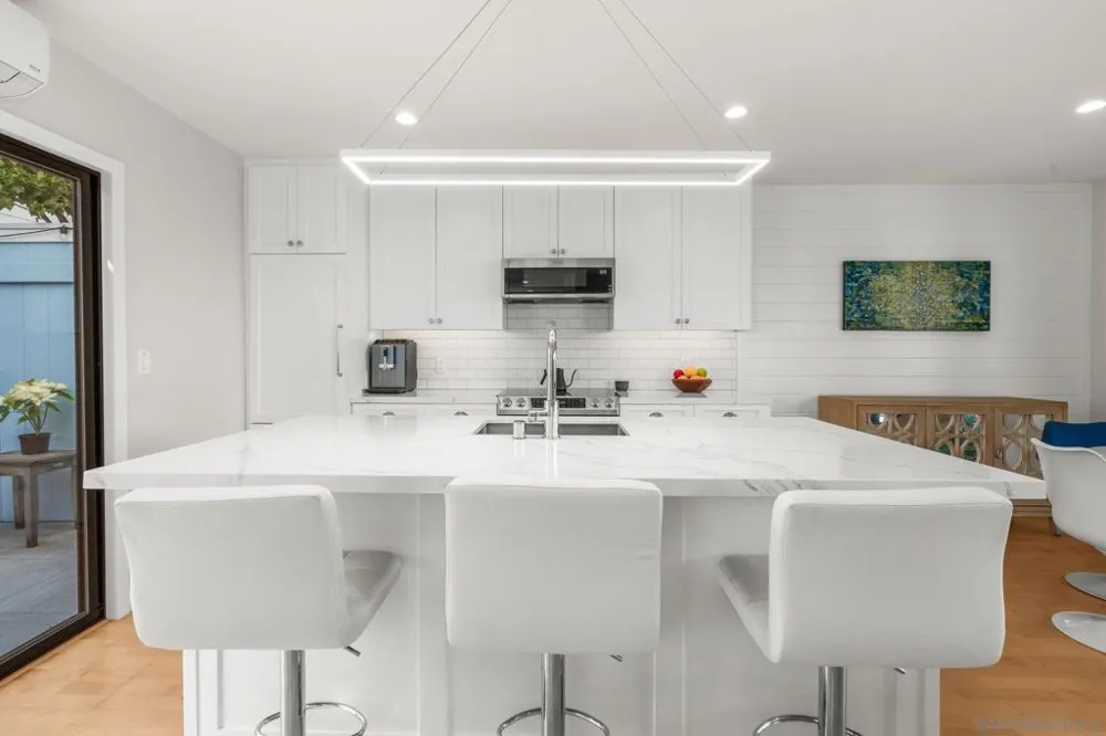 909 Olive Ave Coronado, CA 92118