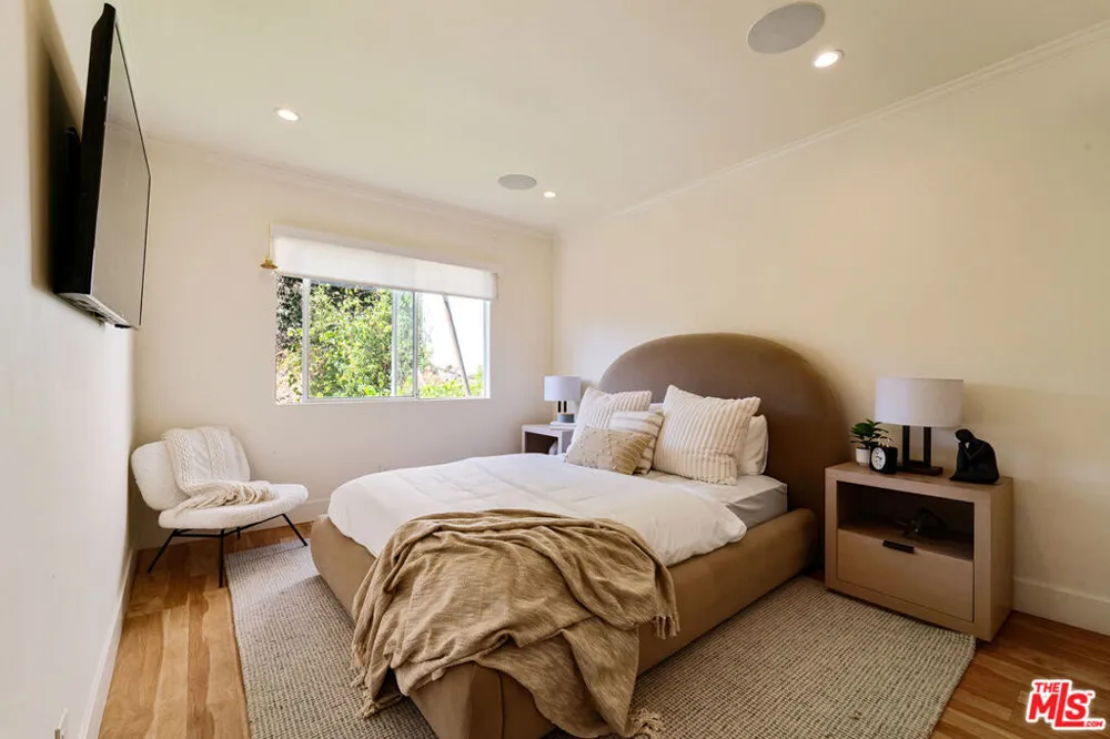 3001 Passmore Drive Los Angeles, CA 90068