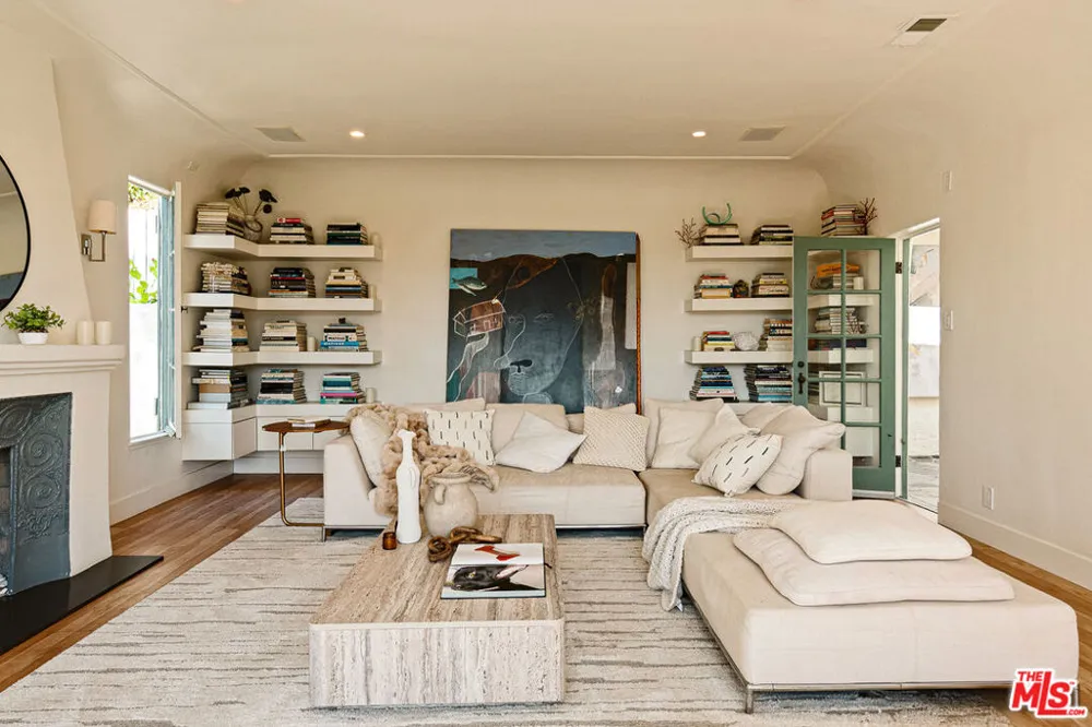 3001 Passmore Drive Los Angeles, CA 90068