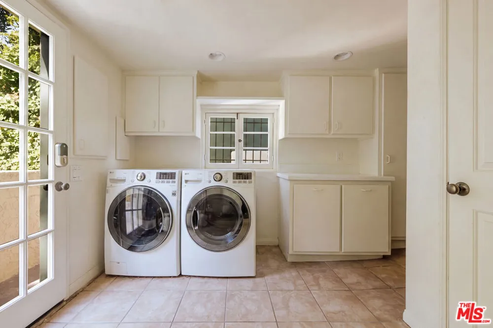 3001 Passmore Drive Los Angeles, CA 90068