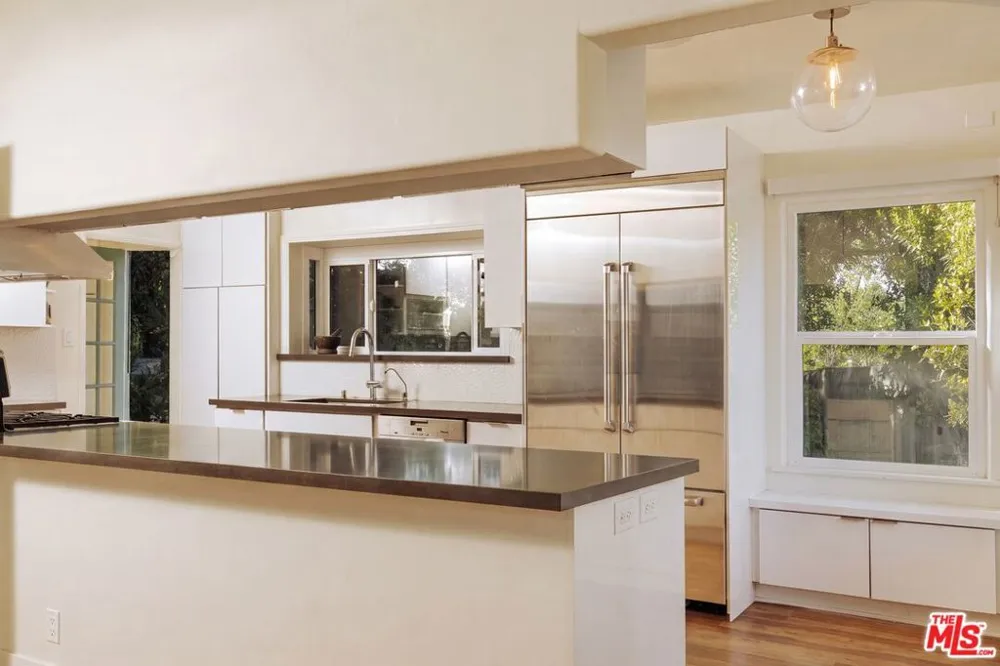 3001 Passmore Drive Los Angeles, CA 90068