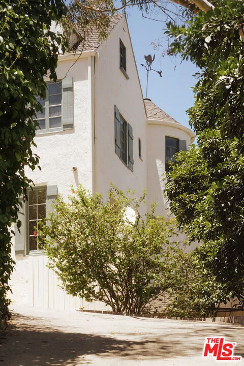 3001 Passmore Drive Los Angeles, CA 90068