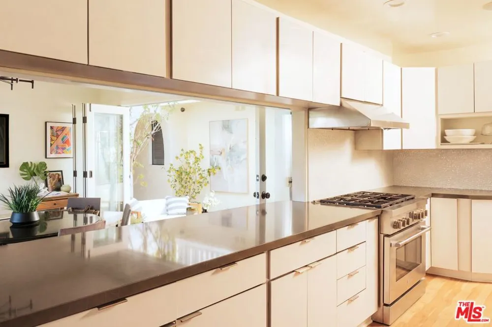 3001 Passmore Drive Los Angeles, CA 90068