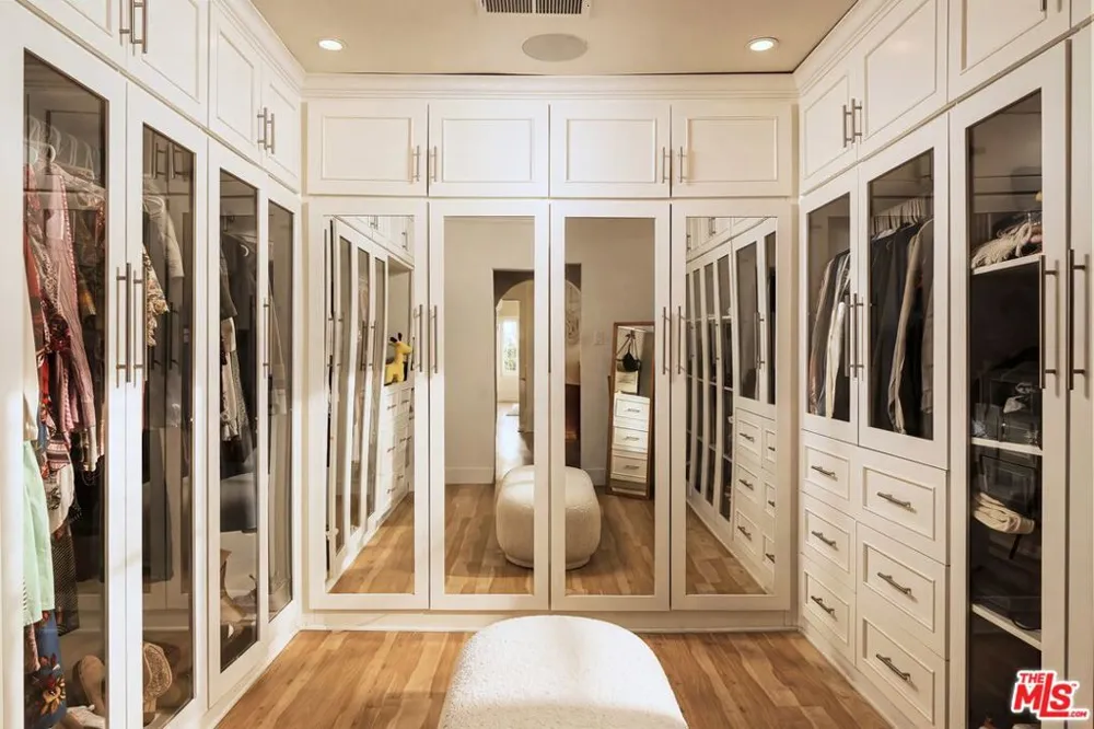 3001 Passmore Drive Los Angeles, CA 90068