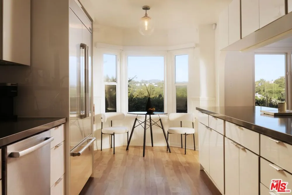 3001 Passmore Drive Los Angeles, CA 90068
