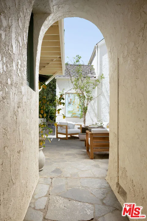 3001 Passmore Drive Los Angeles, CA 90068
