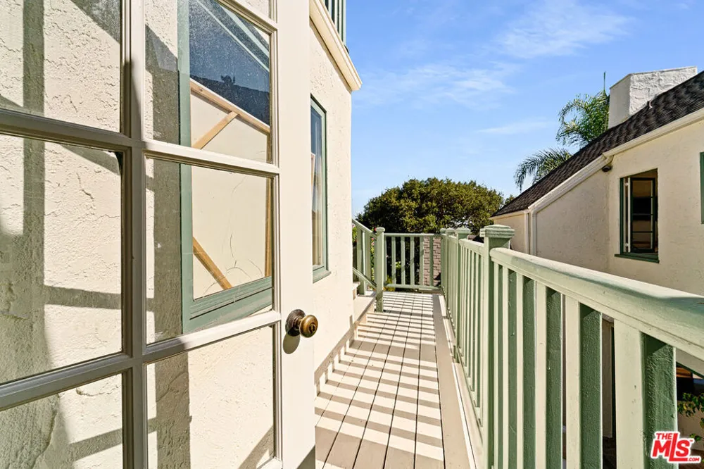 3001 Passmore Drive Los Angeles, CA 90068