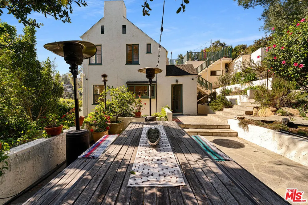 3001 Passmore Drive Los Angeles, CA 90068