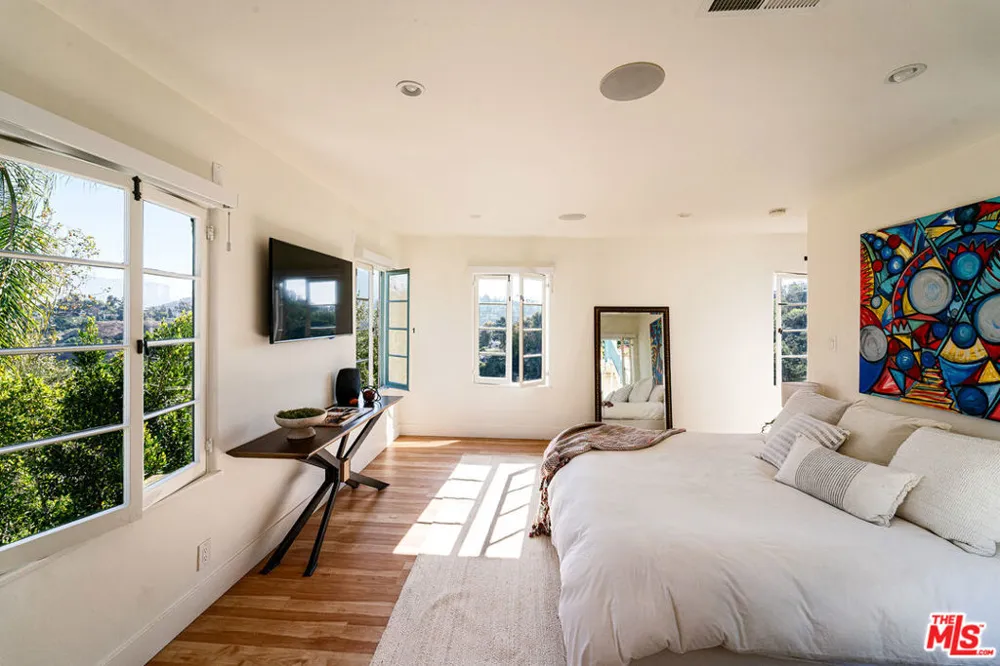 3001 Passmore Drive Los Angeles, CA 90068