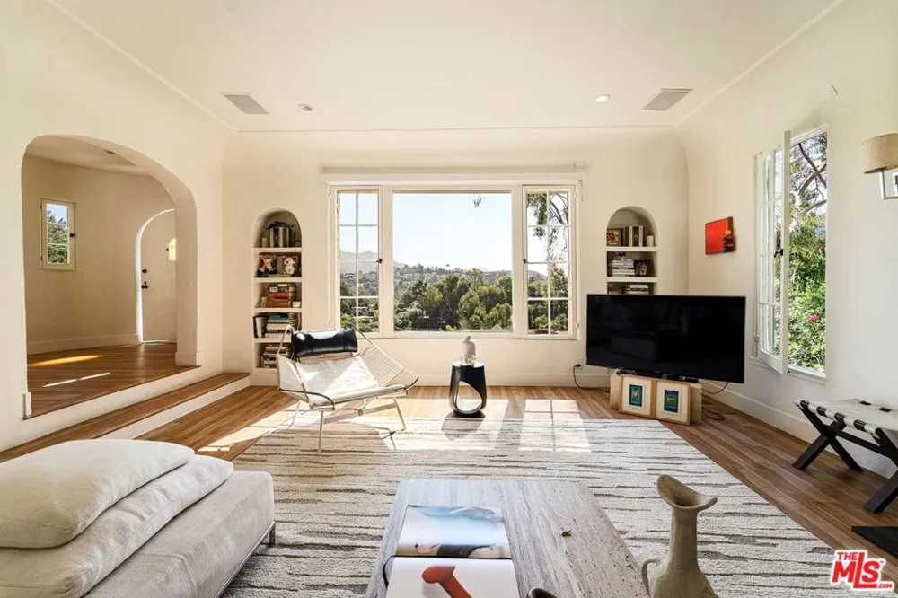 3001 Passmore Drive Los Angeles, CA 90068