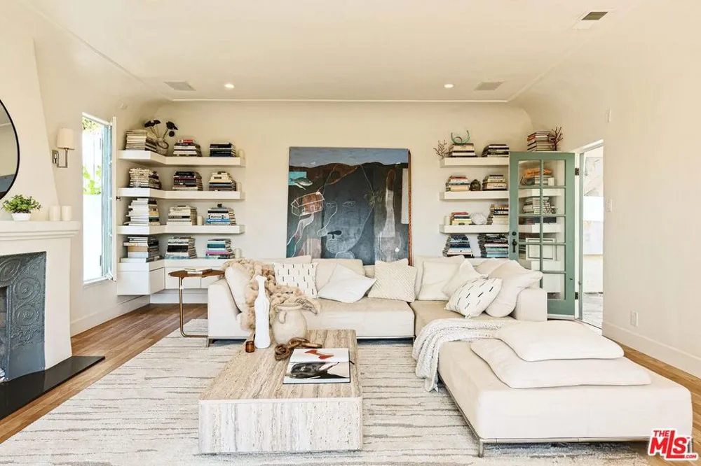 3001 Passmore Drive Los Angeles, CA 90068