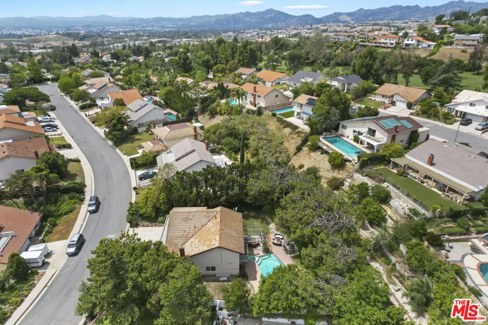 19423 Twin Hills Place Porter Ranch, CA 91326