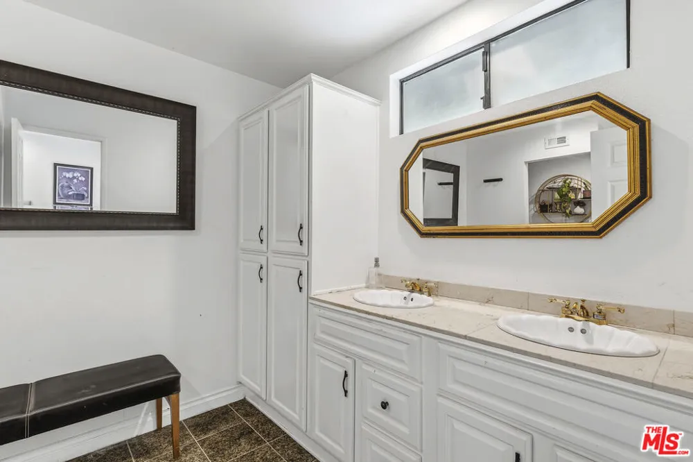 19423 Twin Hills Place Porter Ranch, CA 91326