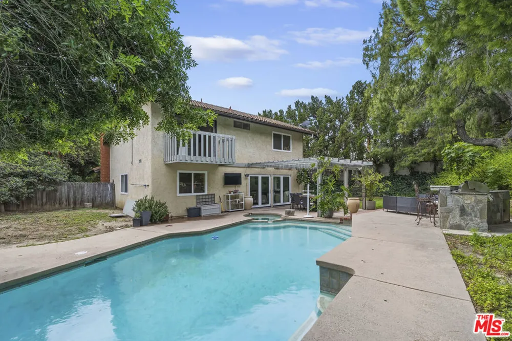 19423 Twin Hills Place Porter Ranch, CA 91326