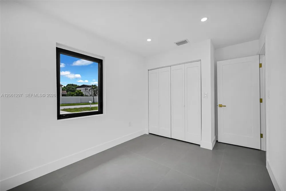 19301 NW 52nd Ave Miami Gardens, FL 33055