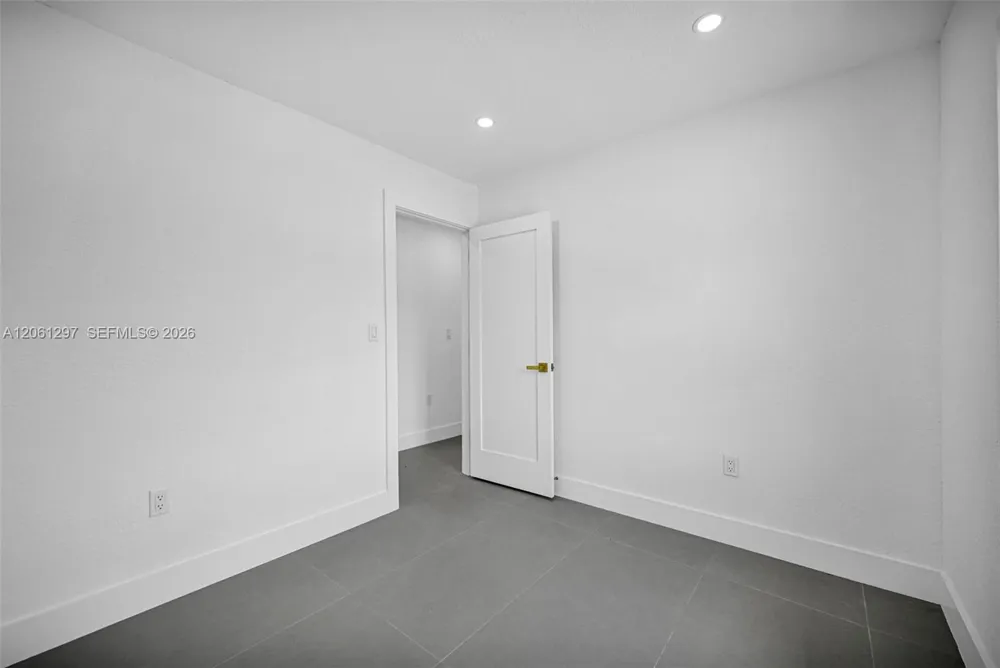 19301 NW 52nd Ave Miami Gardens, FL 33055
