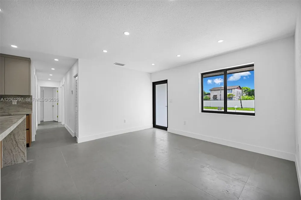 19301 NW 52nd Ave Miami Gardens, FL 33055