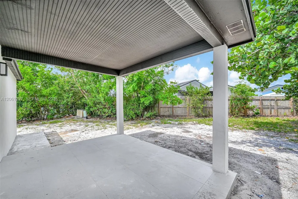19301 NW 52nd Ave Miami Gardens, FL 33055