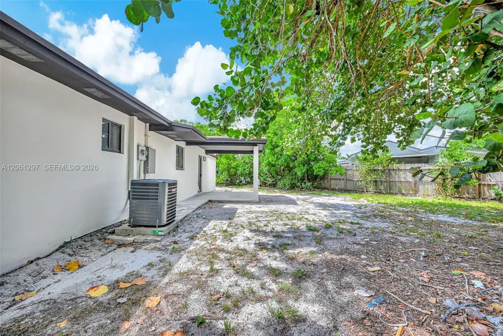 19301 NW 52nd Ave Miami Gardens, FL 33055