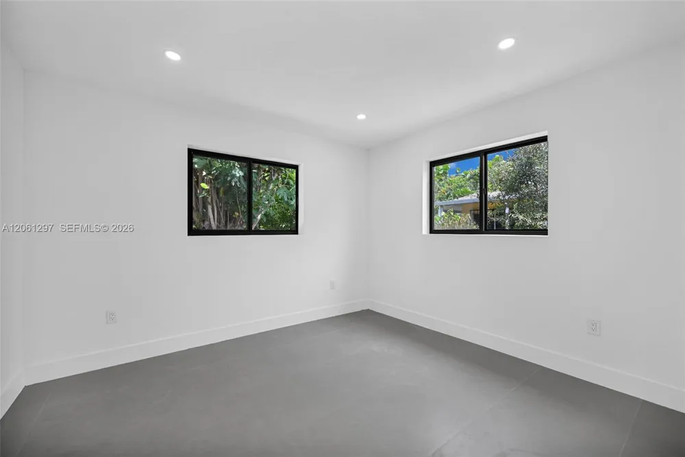 19301 NW 52nd Ave Miami Gardens, FL 33055