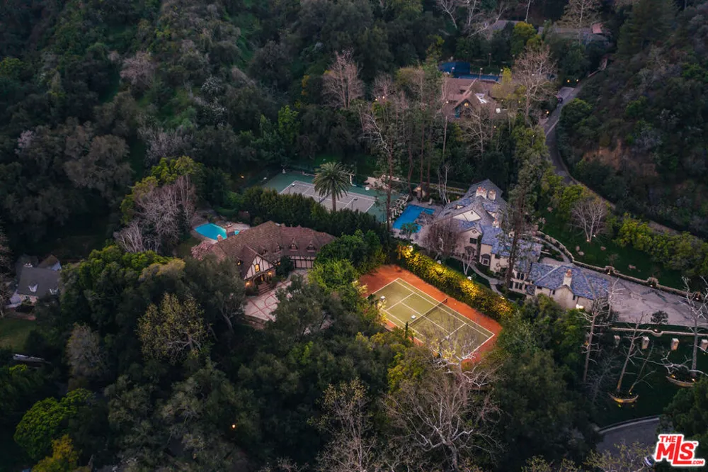 1509 STONE CANYON ROAD Los Angeles, CA 90077
