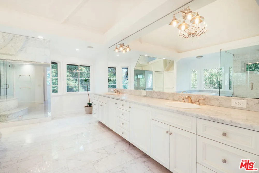1509 STONE CANYON ROAD Los Angeles, CA 90077