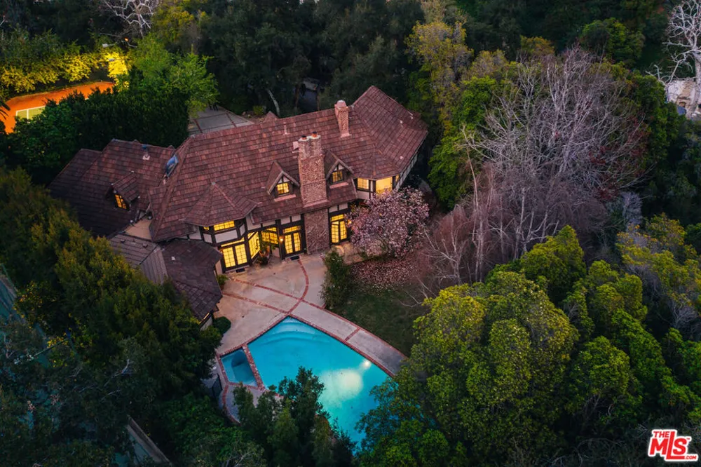 1509 STONE CANYON ROAD Los Angeles, CA 90077