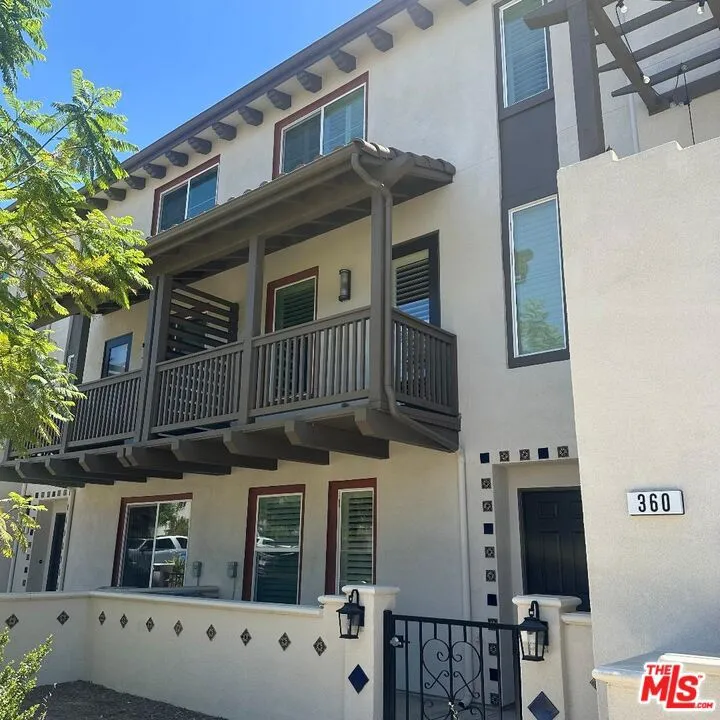 358 Serra Street Camarillo, CA 93010