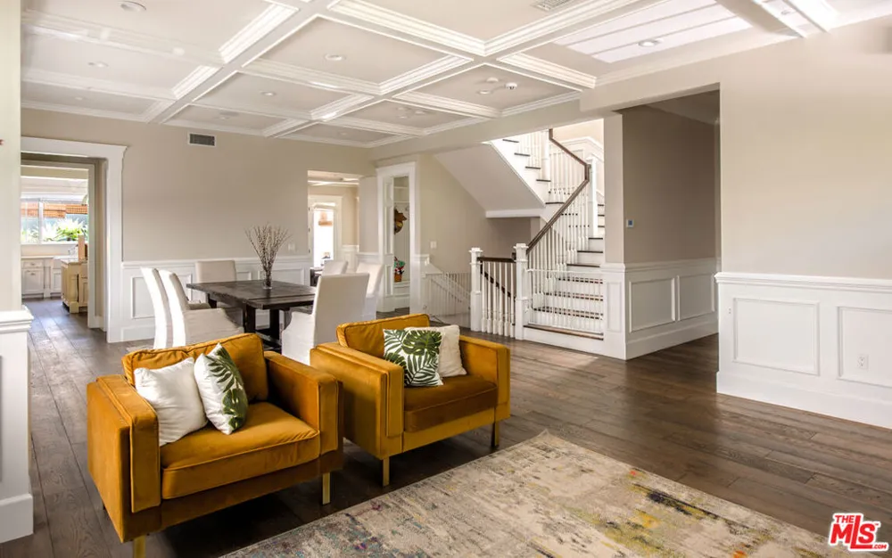 12142 Hollyglen Place Studio City, CA 91604