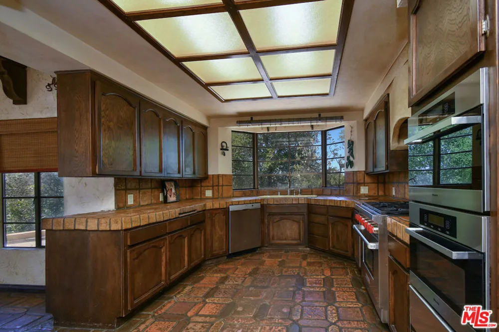 24926 Jim Bridger Road Hidden Hills, CA 91302