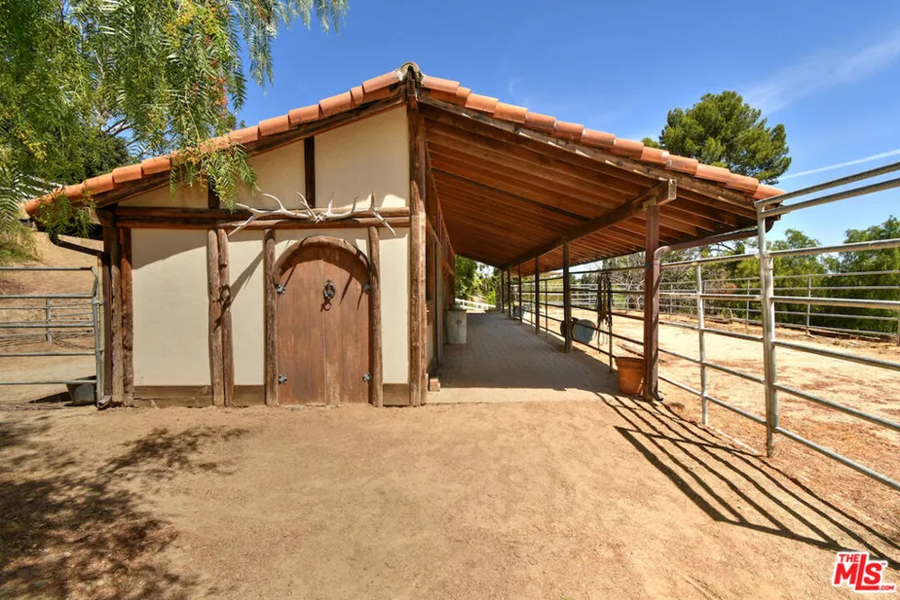 24926 Jim Bridger Road Hidden Hills, CA 91302