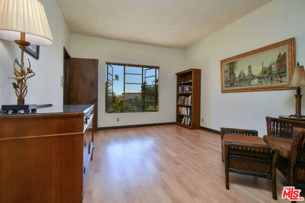24926 Jim Bridger Road Hidden Hills, CA 91302