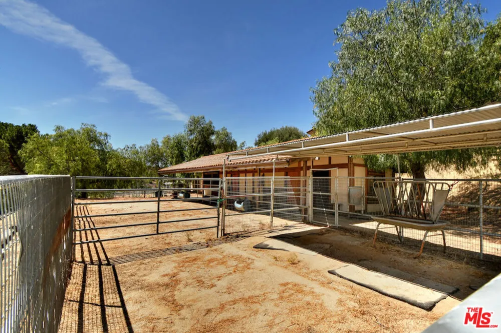 24926 Jim Bridger Road Hidden Hills, CA 91302