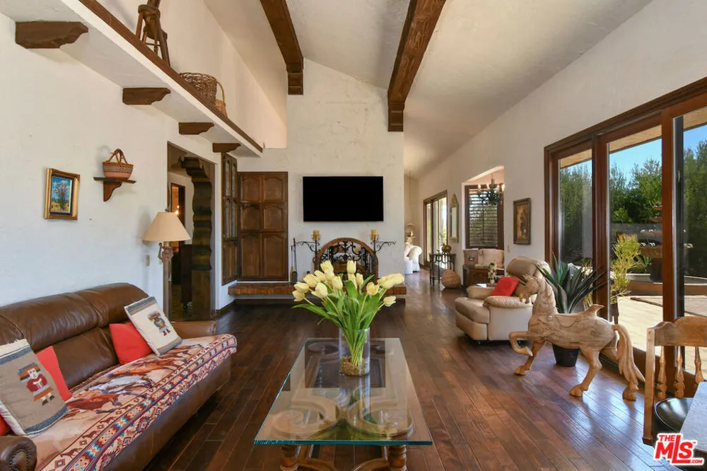 24926 Jim Bridger Road Hidden Hills, CA 91302